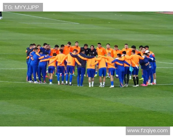 室内足球挑战赛：足球球星竞技场内展现极限技术与智慧对决